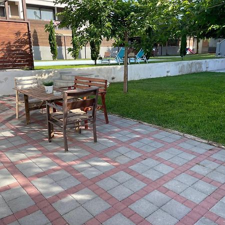 Pool Guesthouse Corinth エクステリア 写真